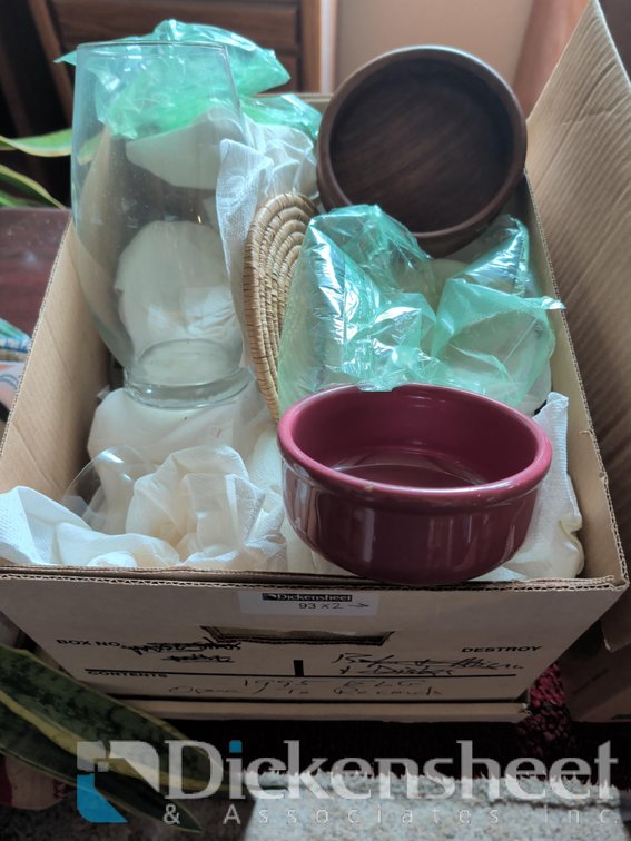 VASES, KITCHENWARE, JUG AND GLASS JARS