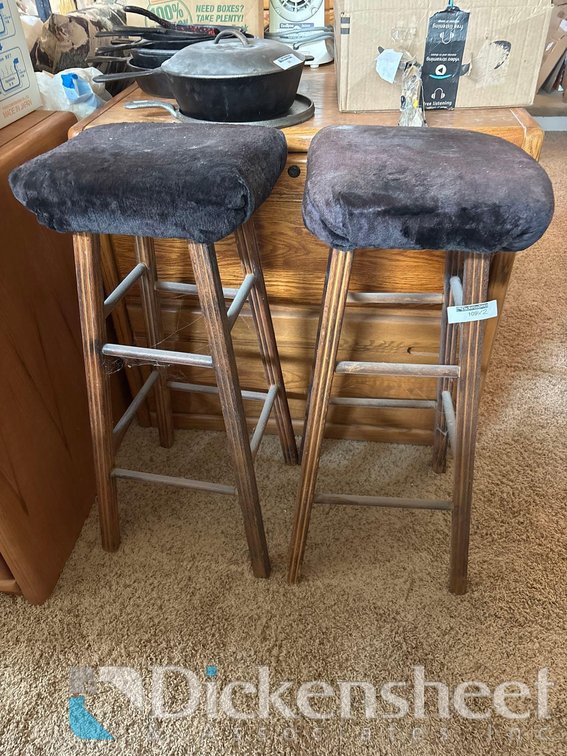 WOODEN STOOLS WITH PLUSH TOP