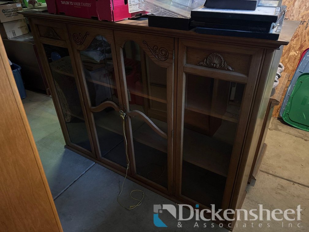 VINTAGE WOOD DISPLAY HUTCH