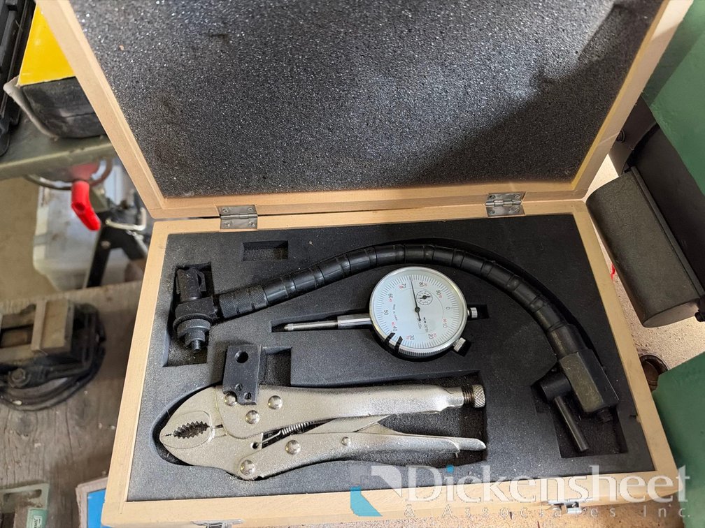 CEN- TEC DIAL INDICATOR WITH ACCESSORIES