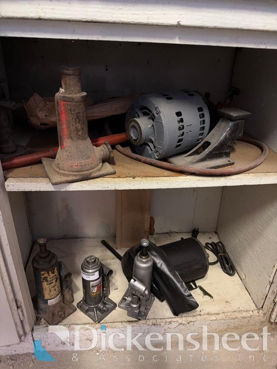 ASSORTED BOTTLE JACKS