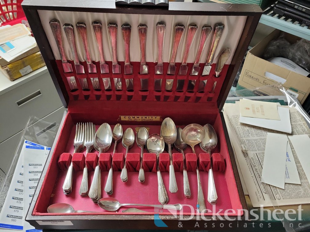 COMMUNITY SILVER PLATED FLATWARE IN CASE