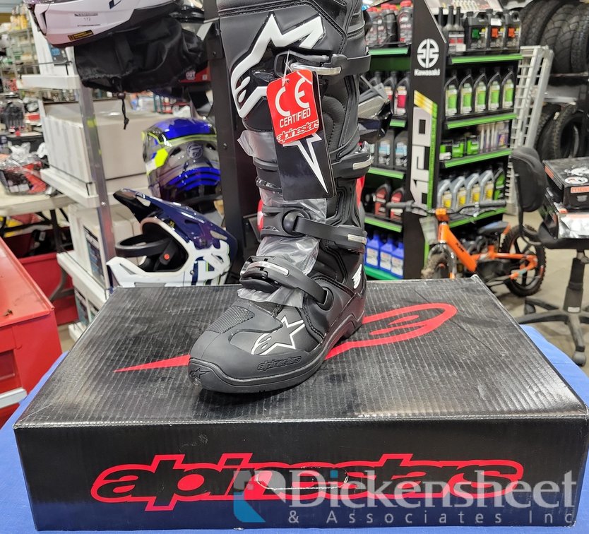 ALPINESTARS TECH 5 SZ8 BOOTS, NEW IN BOX