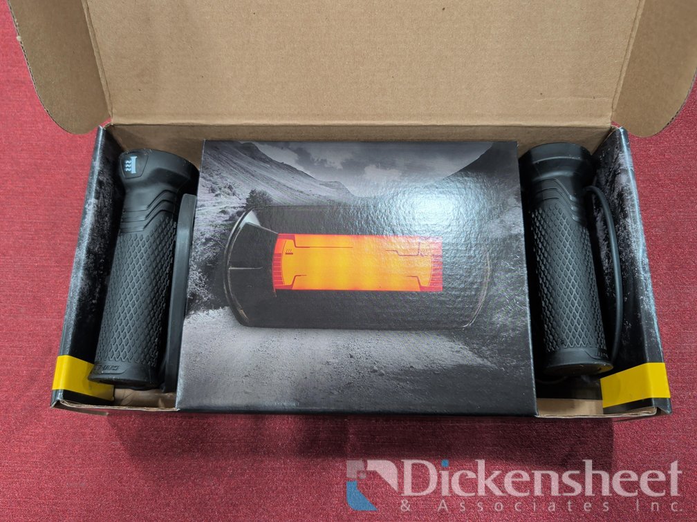 CAN-AM HEATED GRIPS AND THUMB THROTTLE COMBO