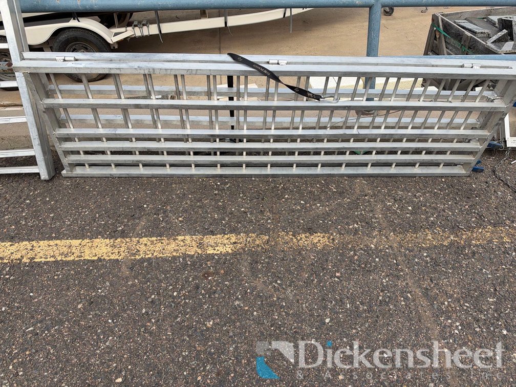 2 PIECE FOLD OUT RAMP