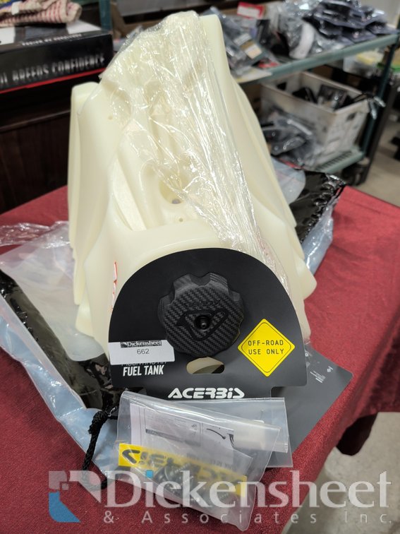 ACERBIS OFF-ROAD MOUNTING KIT AND FUEL TANK