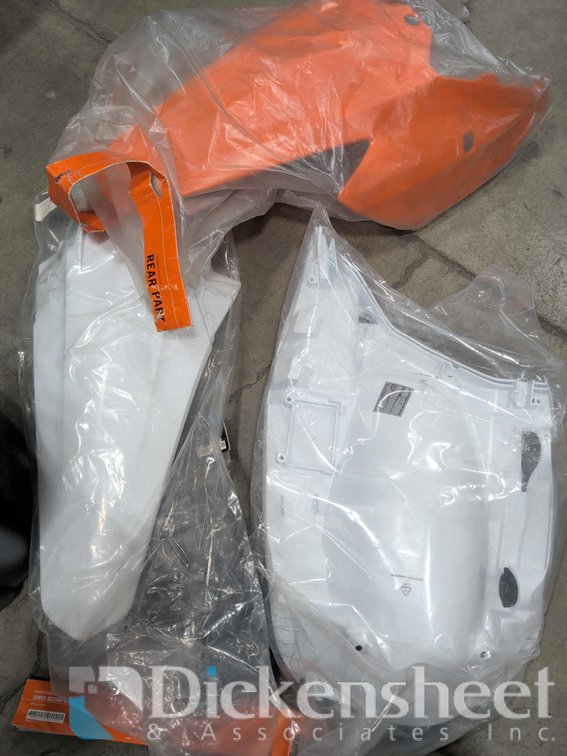FENDER COVERS, REAR PARTS AND BOLT PAN