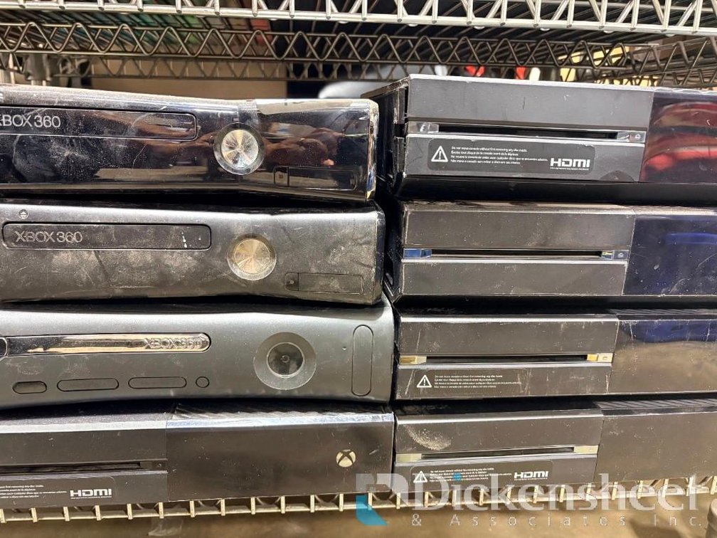 Lot of (8) Assorted Microsoft Xbox 360 Video Game Consoles