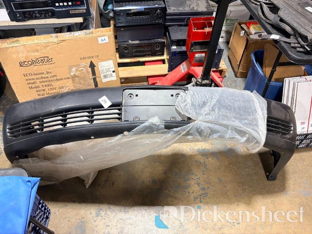 2004 Cadillac Sedan DeVille Grill
