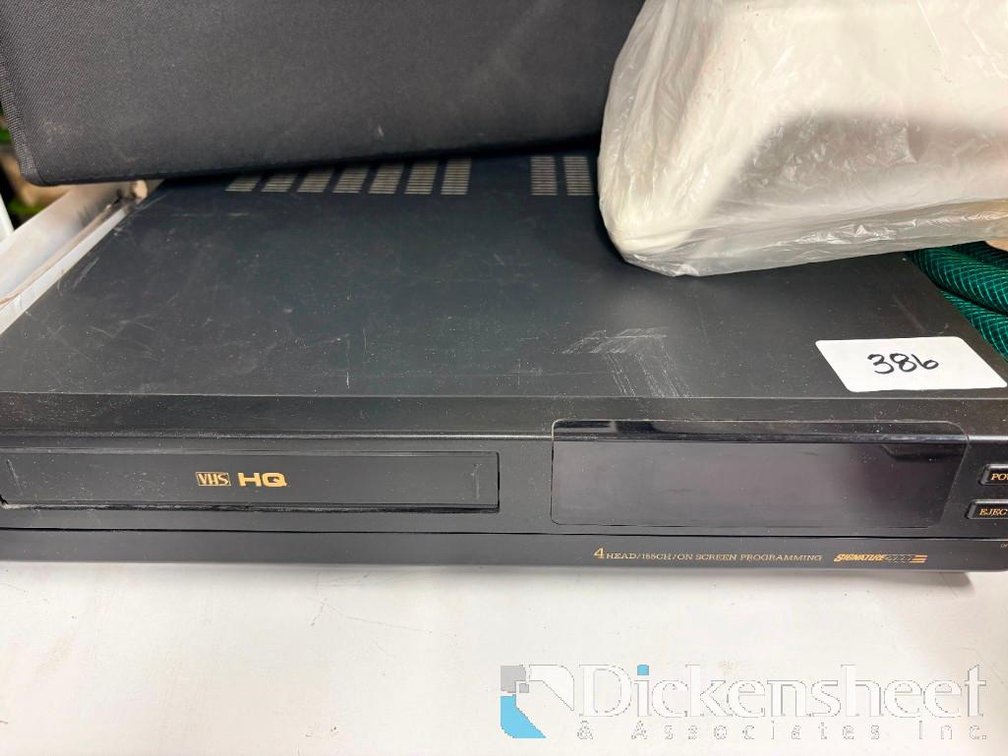 Signature 2000 VHS HQ Player Vintage