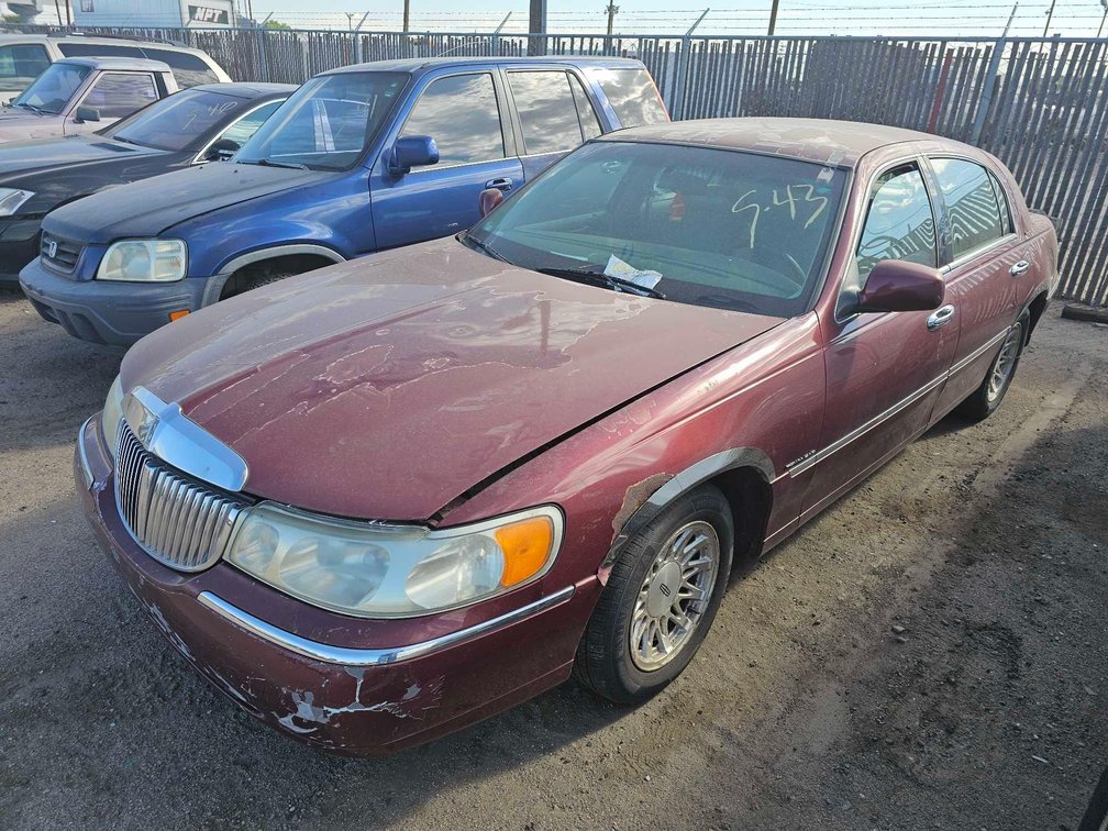 1998 LINC TOWN CAR 4D 1LNFM82W0WY730799