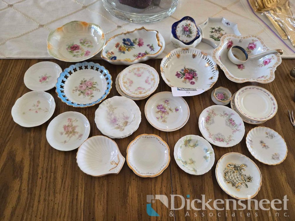 SELECTION OF MINIATURE PORCELAIN DISHES, SAUCERS
