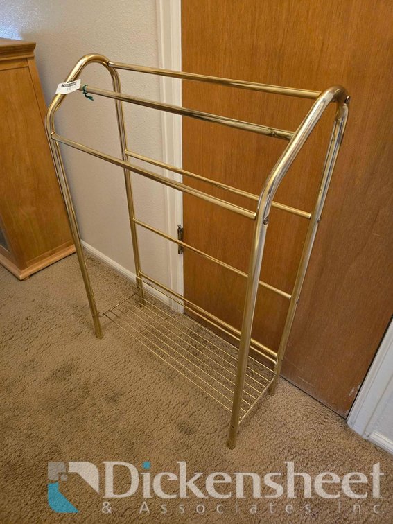 QUILT/TOWEL RACK