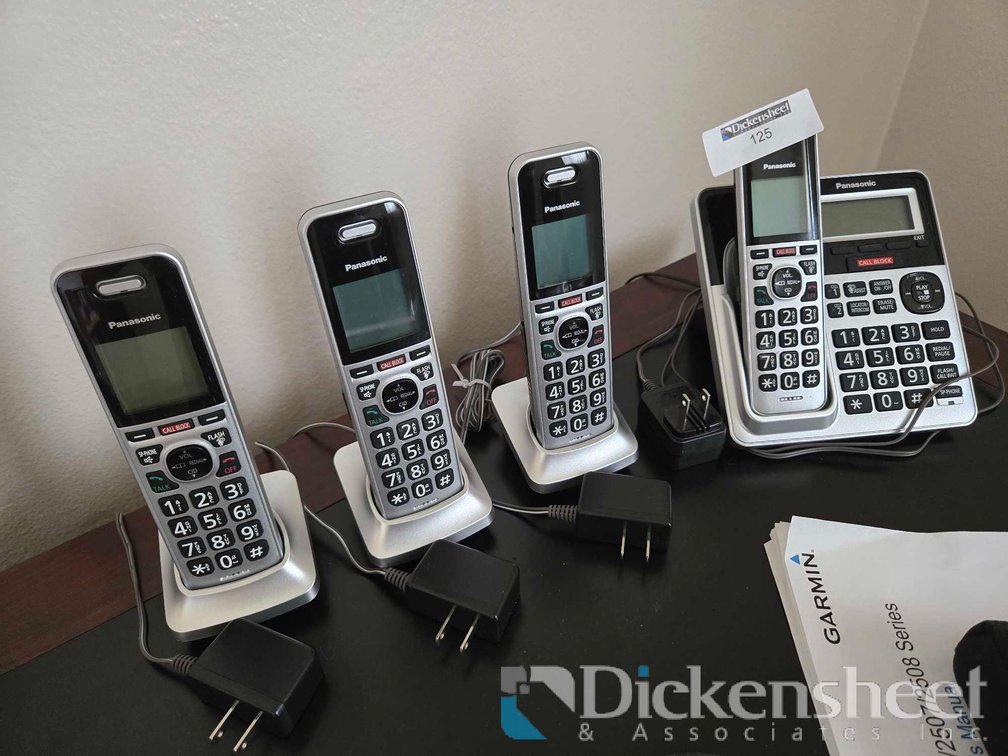 PANASONIC CORDLESS TELEPHONE LOT WITH BASE