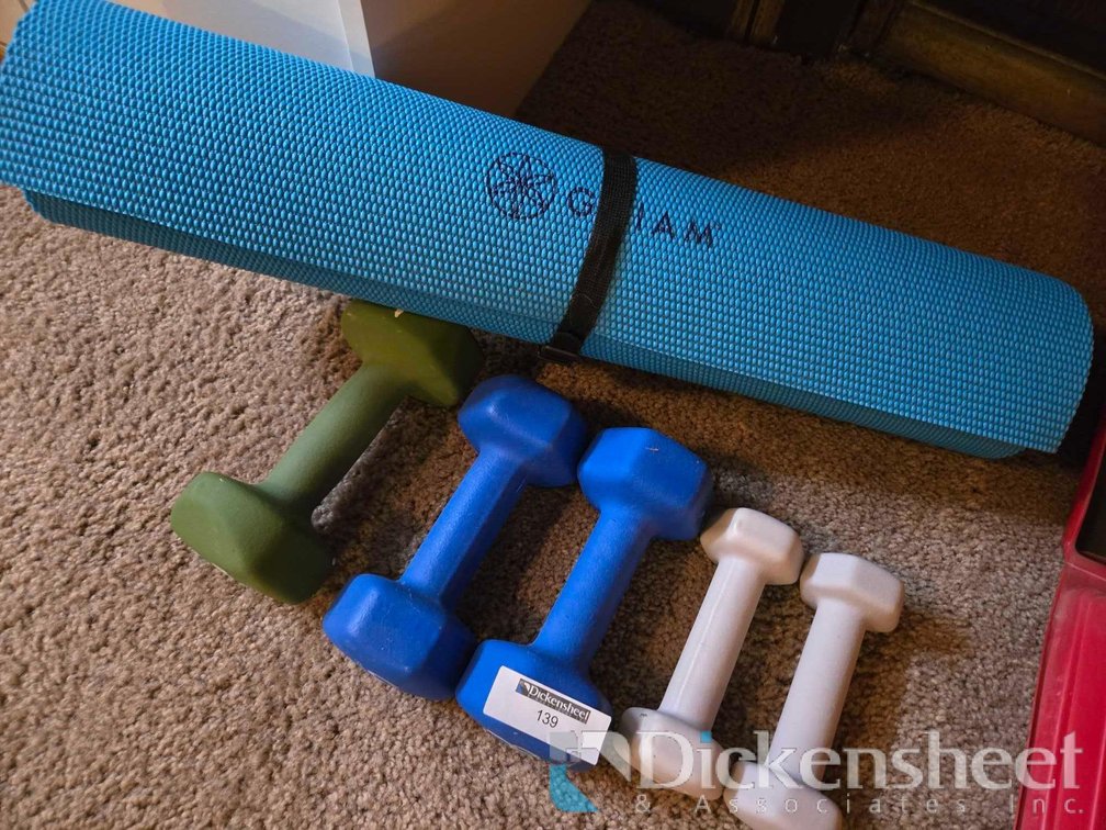 FITNESS LOT-Yoga mat and hand weights