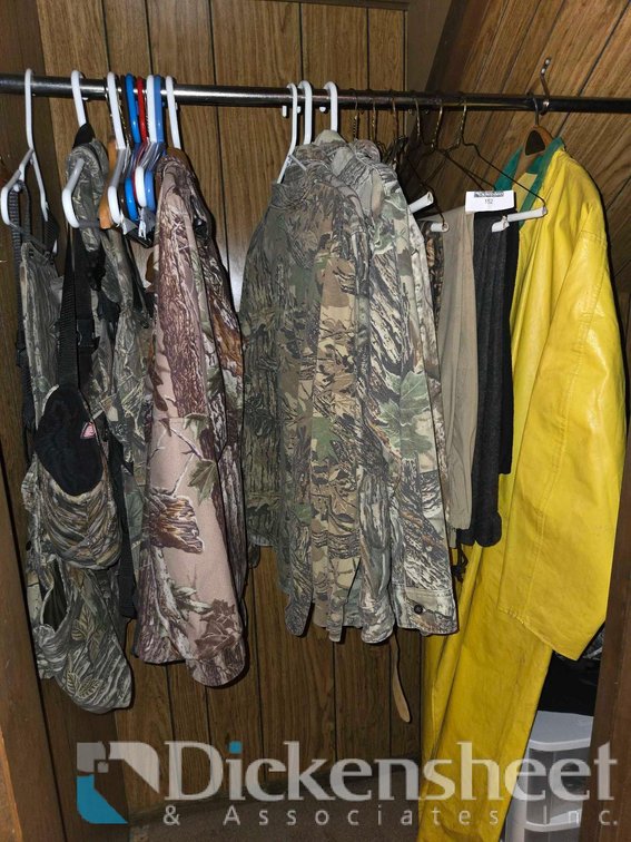 LOT OF HUNTING GEAR 