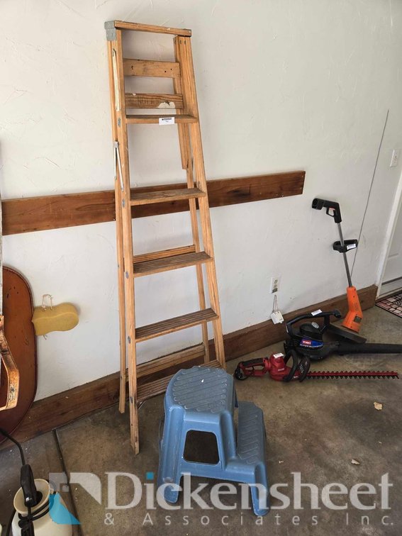 APPROXIMATE SIX FOOT LADDER AND STEP STOOL 
