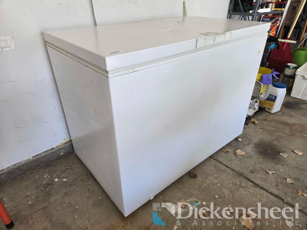 MAYTAG RESIDENTIAL CHEST FREEZER 
