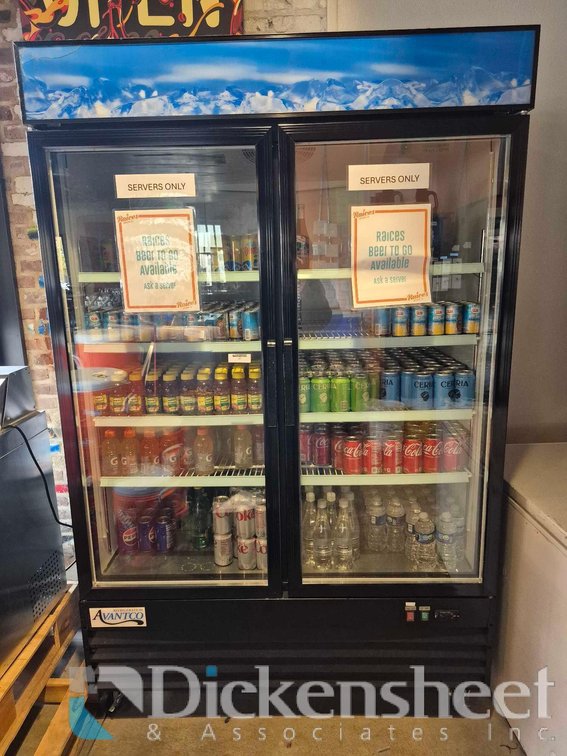 AVANTCO TWO CLEAR DOOR REACH IN REFRIGERATOR / COOLER