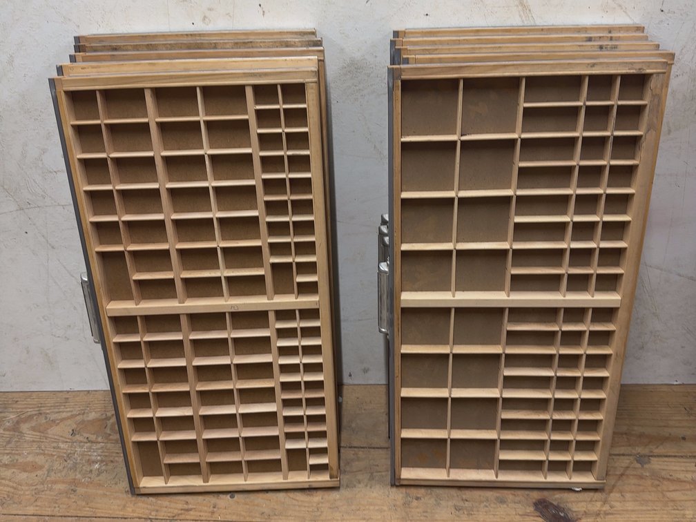 10 Metal Edge Type Cases