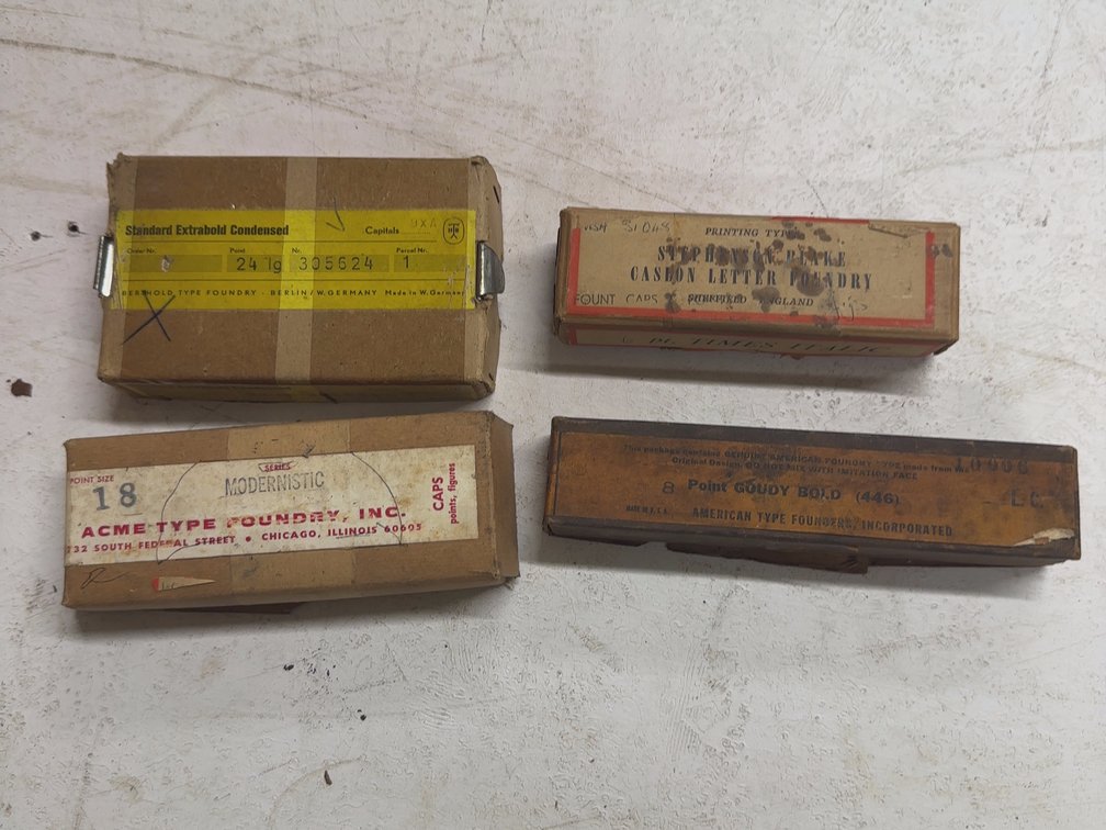 4 Boxes Lead Type