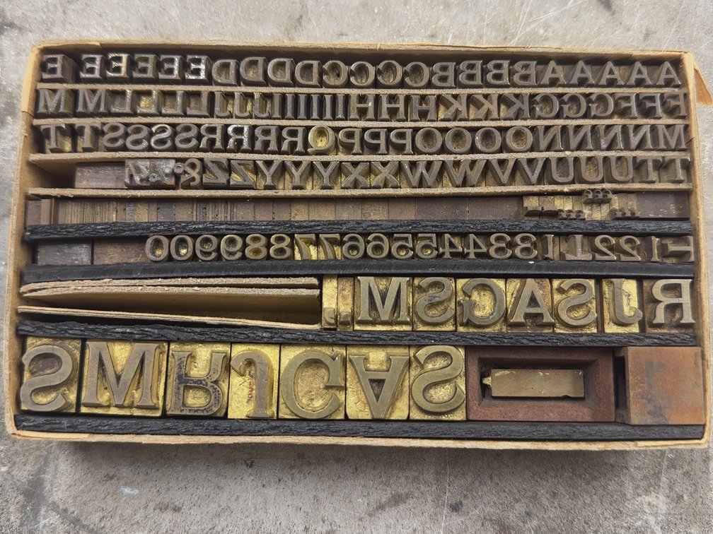 18 Pt Brass Type