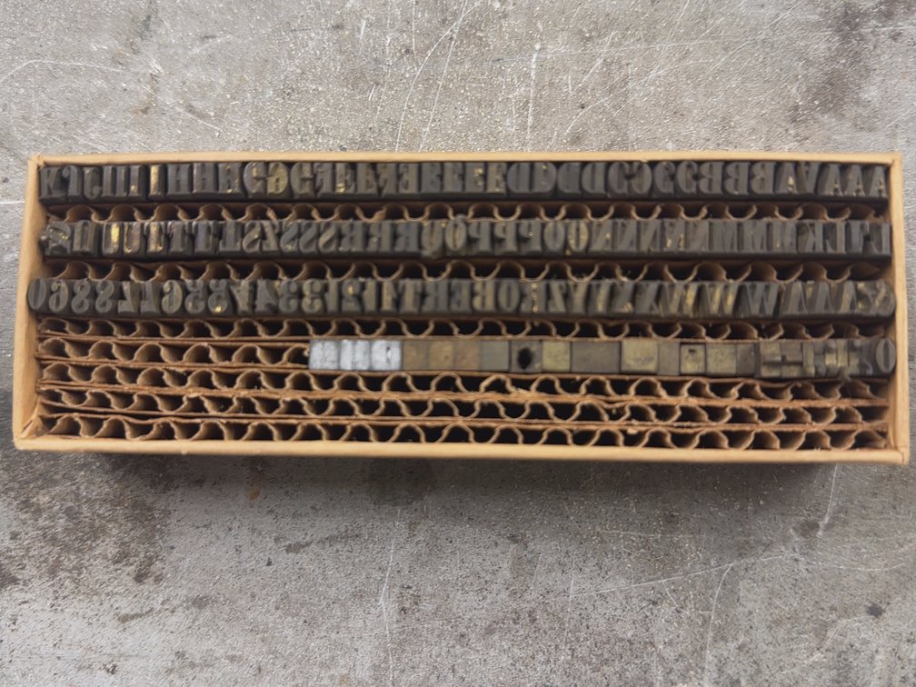 16 Pt Brass Type