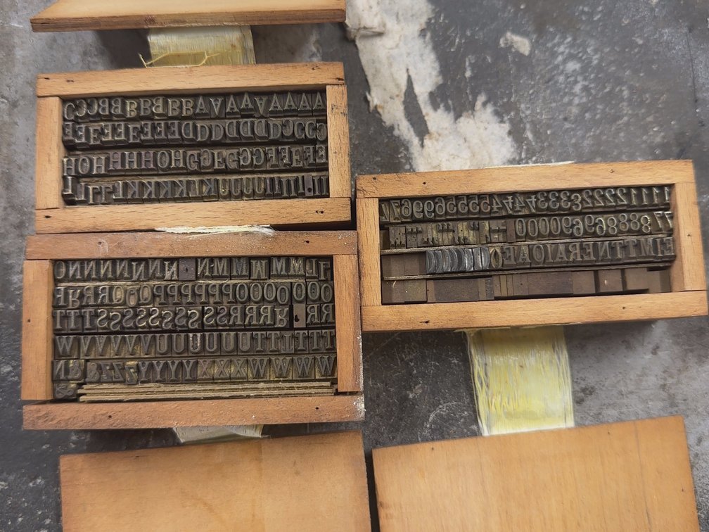 18 Pt Brass Type