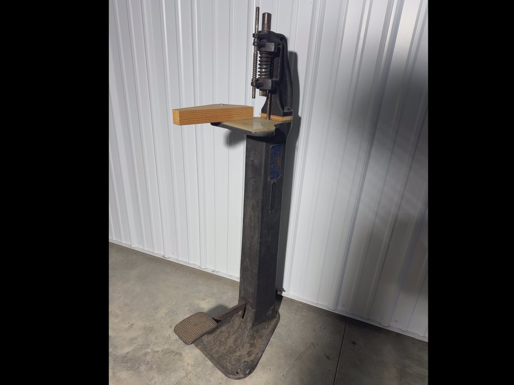 JT Wright Machine No. RCC290 corner rounder