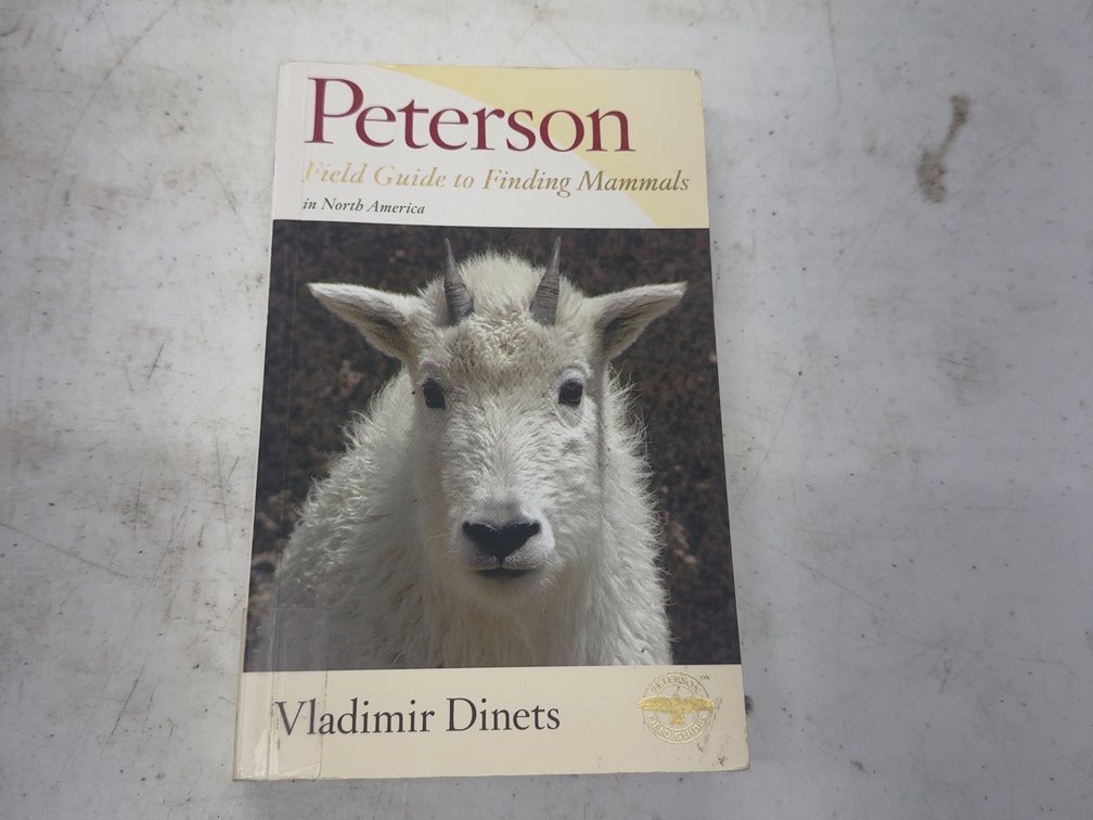 Peterson Field Guide to Finding Animals