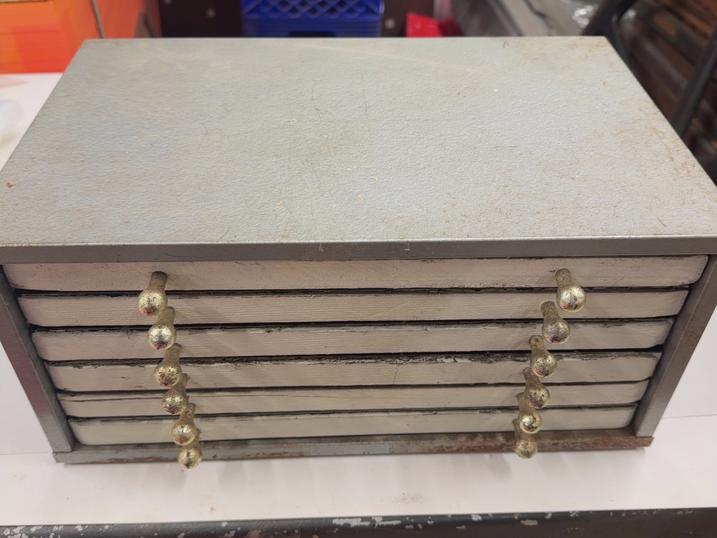Small Type Cabinet