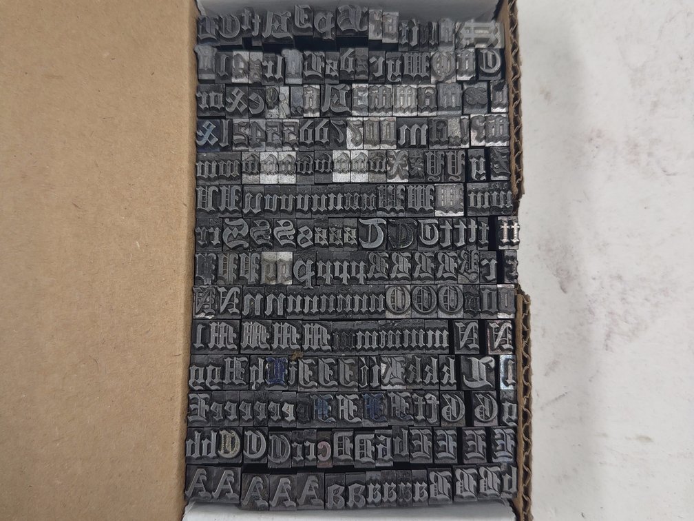 24 Pt Lead Type
