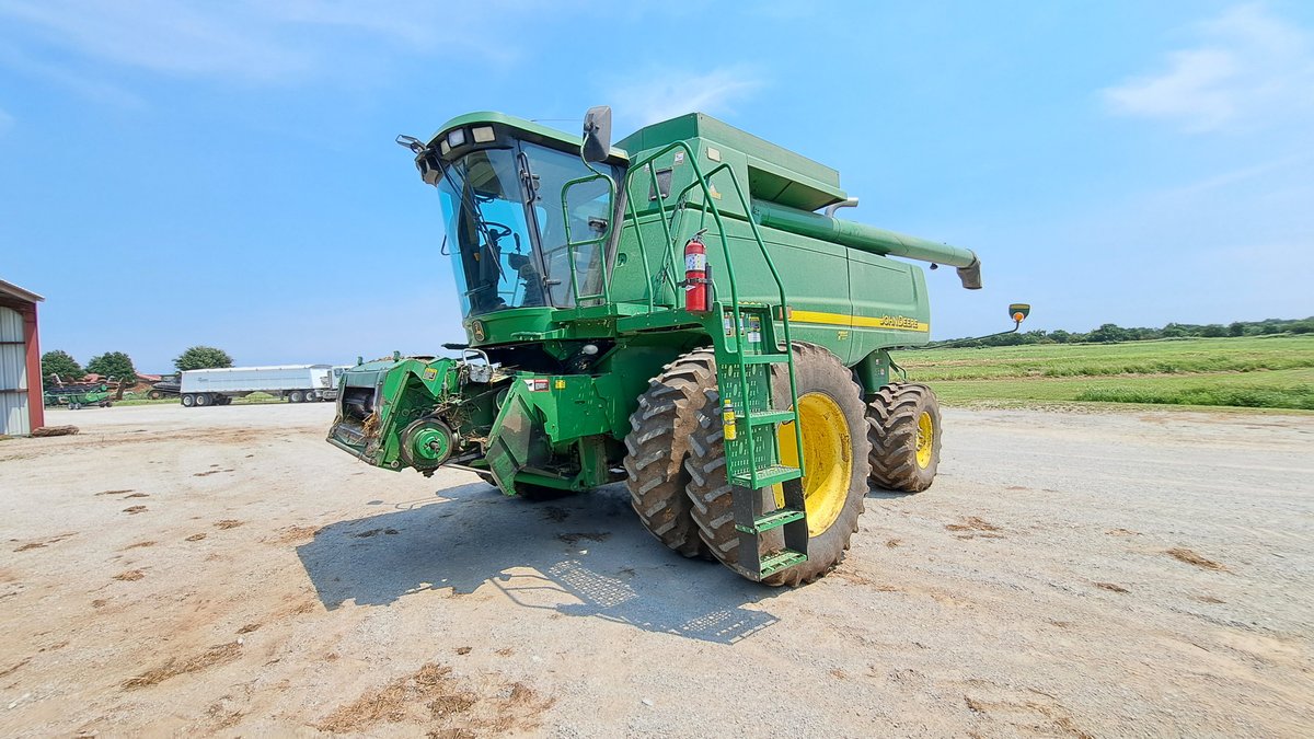 2002 John Deere 9660 STS Header 