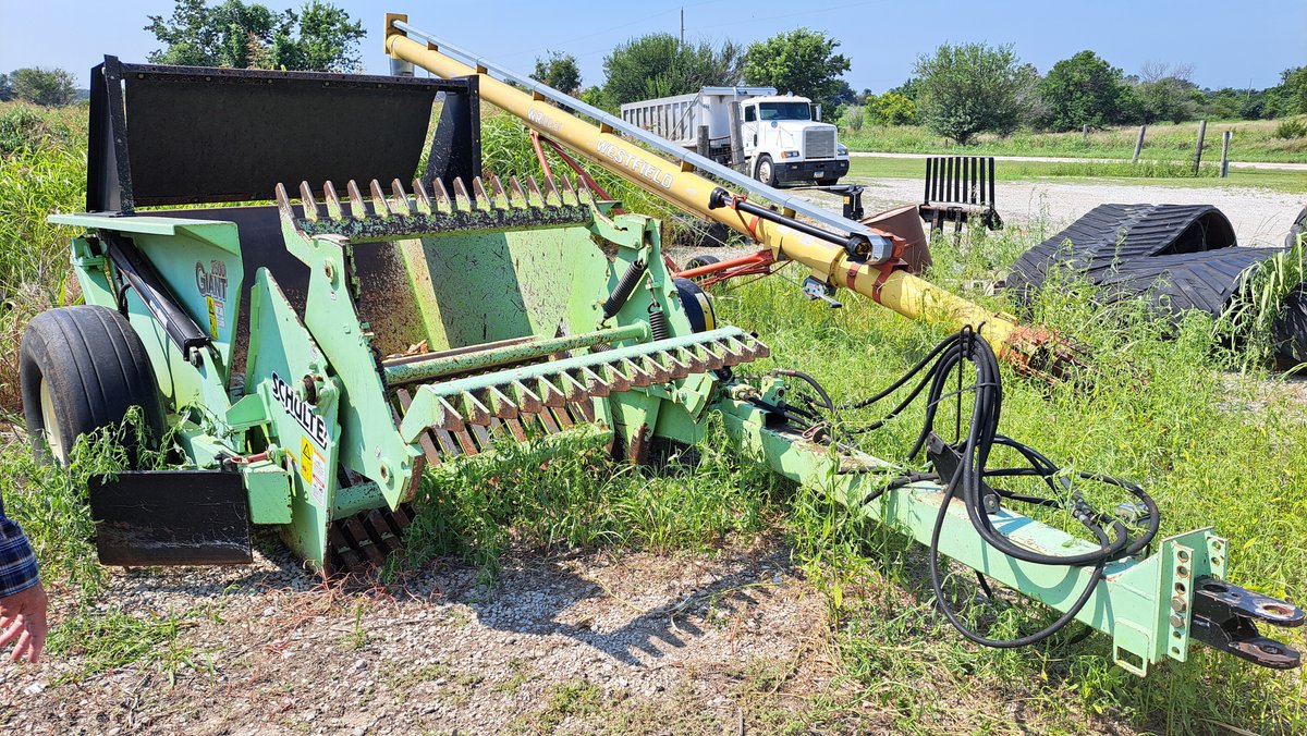 Schulte 2500 Giant Rock Picker