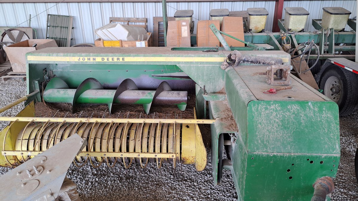 John Deere 346  Square Wire Baler
