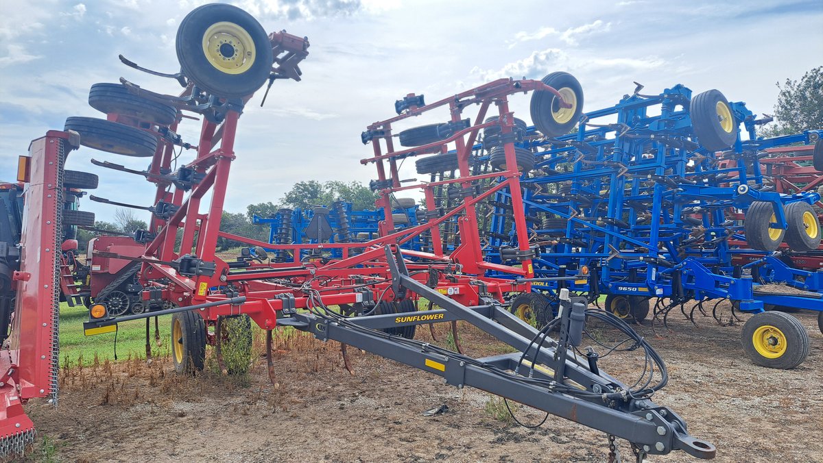  2017 Sunflower 2530 Chisel