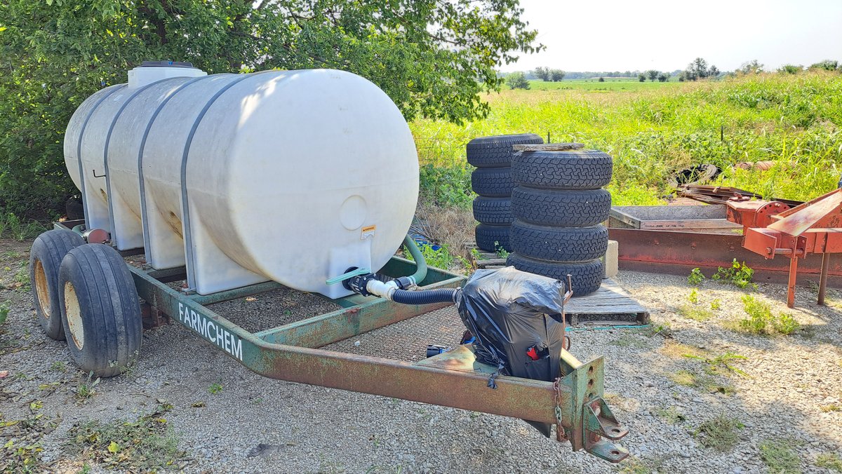 1000 gal. Water Tank