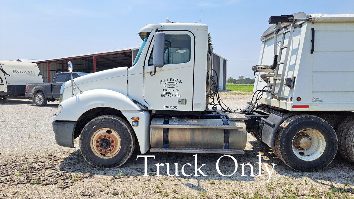  2006 Freightliner, Elec. Remote  Roll up, 10 Speed Transmission, 553K