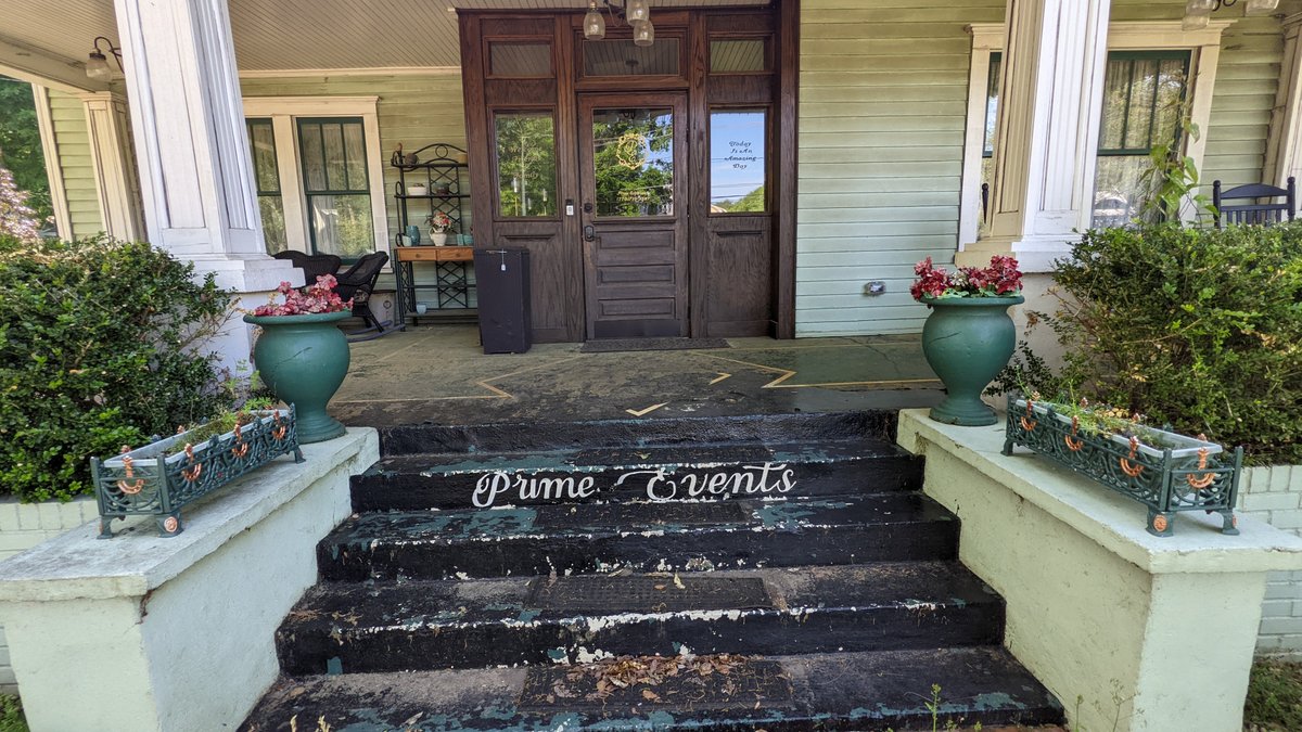Contents of Front Porch 