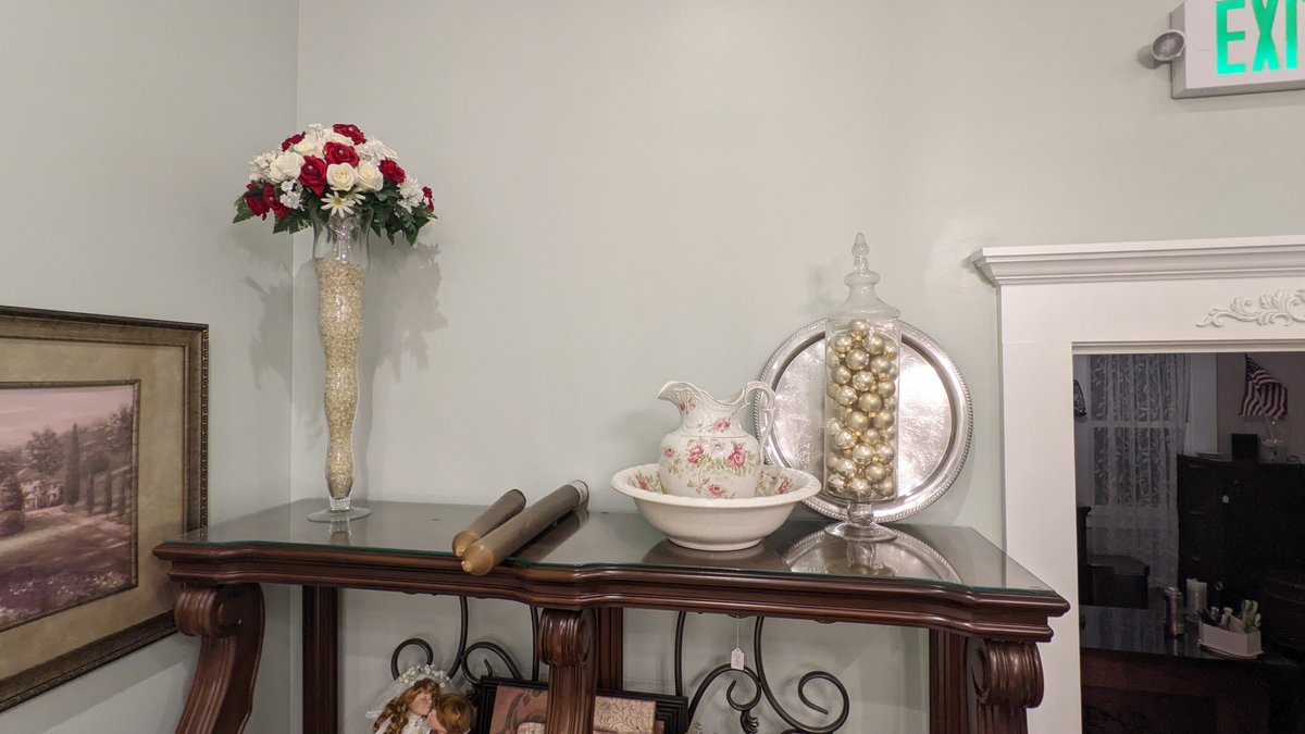 Decorations 