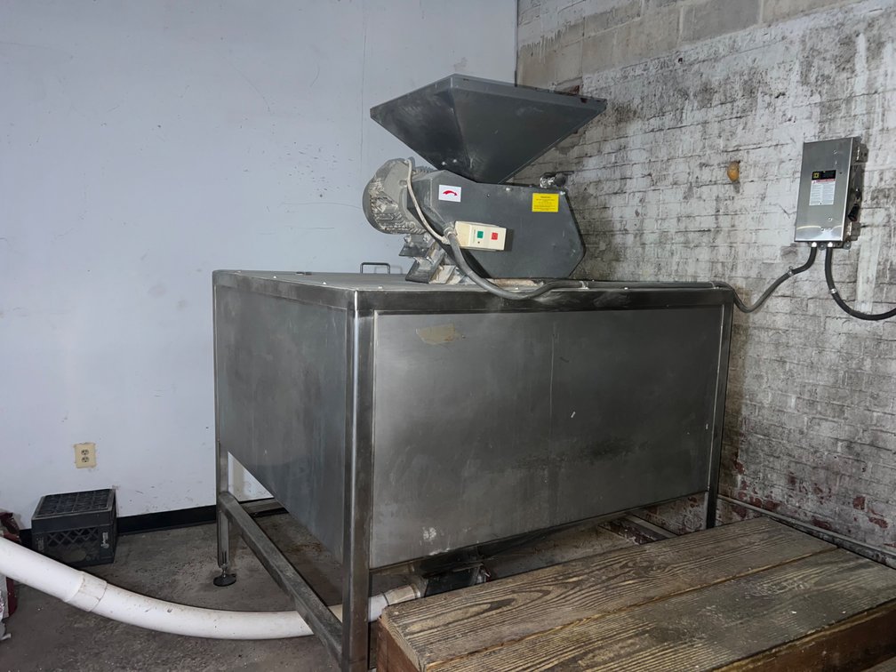 ROBIX - Roppi 1100 Grain Mill with Grist Case and Auger