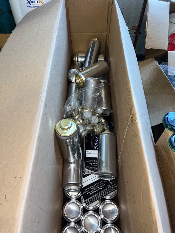 Screw-top Crowlers and Tops