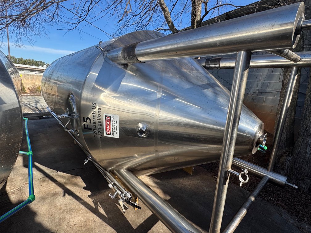 PREMIER - PRE-RIGGED 120bbl Conical FV