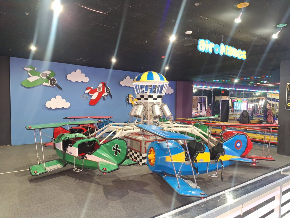 ZAMPERLA - Mini Jet Airplane Family Amusement Park Ride