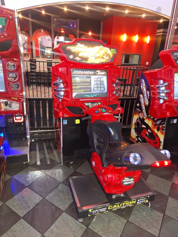 RAW THRILLS, INC. - The Fast and The Furious: Super Bikes Arcade Game