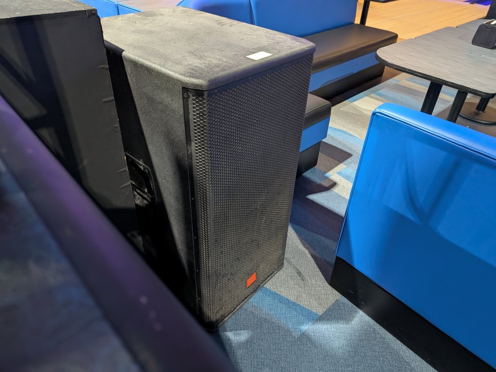 (5) JBL MRX500 Speakers