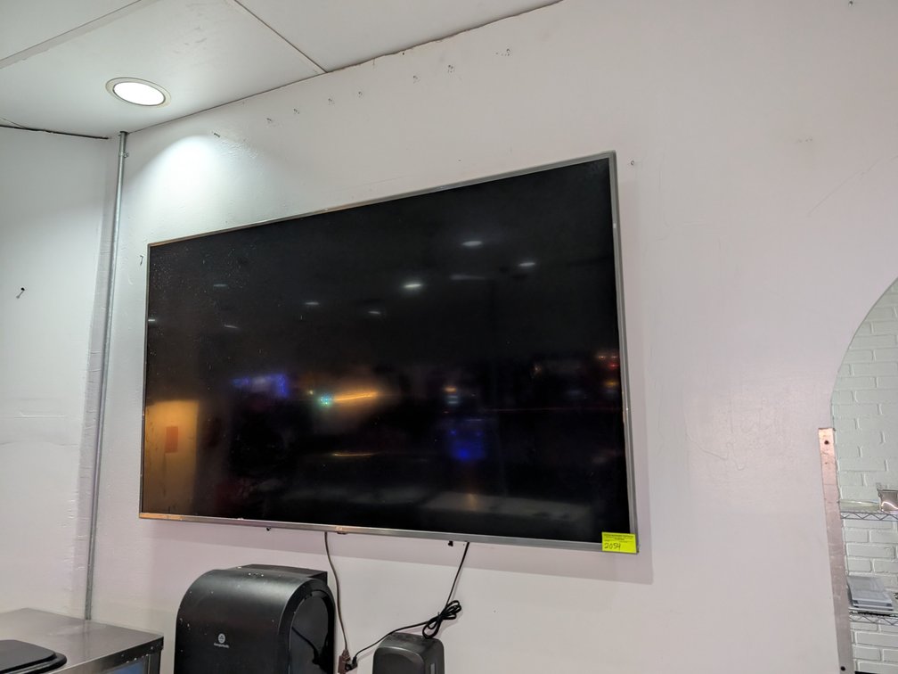 (1) LG 70in Class 