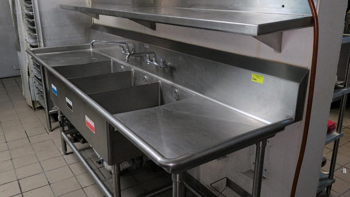 Stainless Steel Three Compartment Sink with Drainboards and Overshelf 