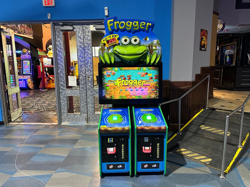 RAW THRILLS, INC./ ICE, INC. - Frogger Arcade Game