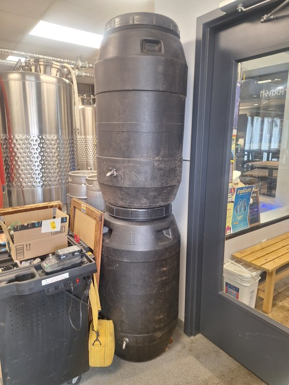 Plastic Storage Barrels with Spigot